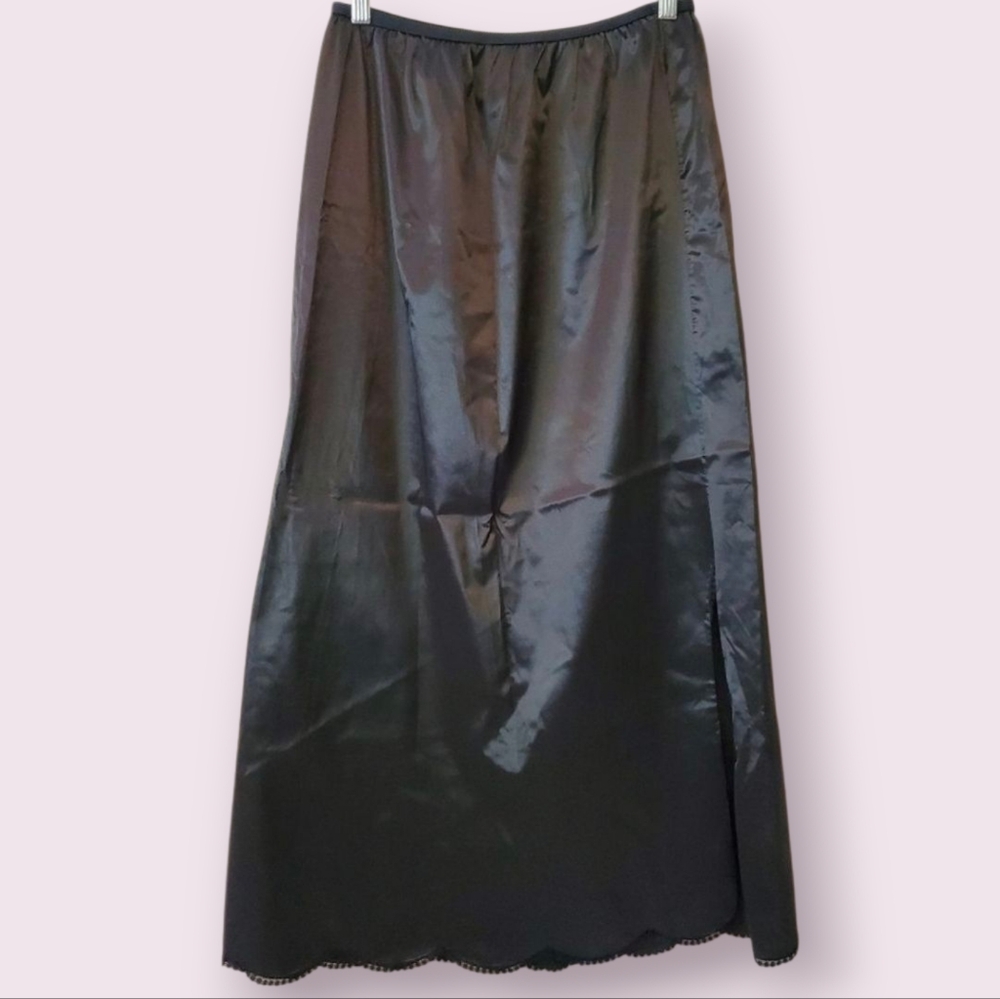 Vintage Kormar black half slip large
